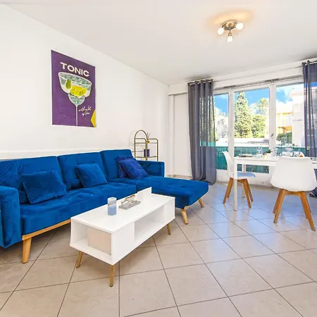 2 Pieces Avec Balcons, Parking Exterieur Lägenhet *