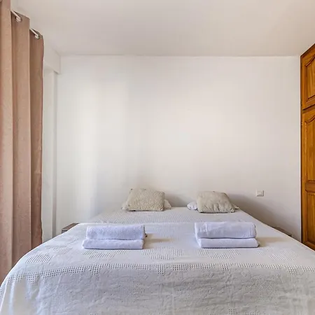 Apartamento 2 Pièces Avec Balcons, Parking Extérieur