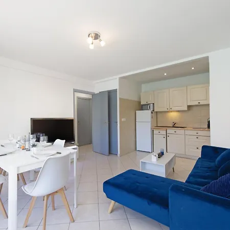 Appartement 2 Pièces Avec Balcons, Parking Extérieur Menton