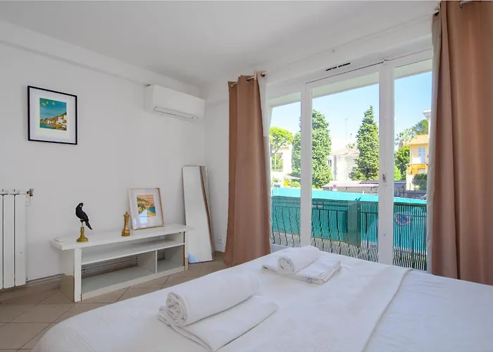 2 Pièces Avec Balcons, Parking Extérieur * Menton