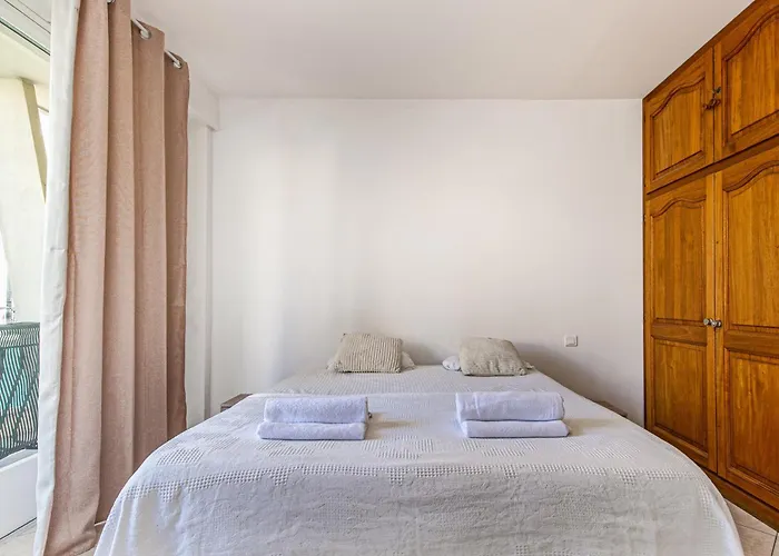 Apartamento 2 Pièces Avec Balcons, Parking Extérieur