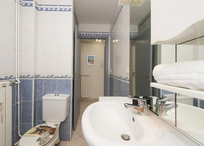 2 Pièces Avec Balcons, Parking Extérieur Menton